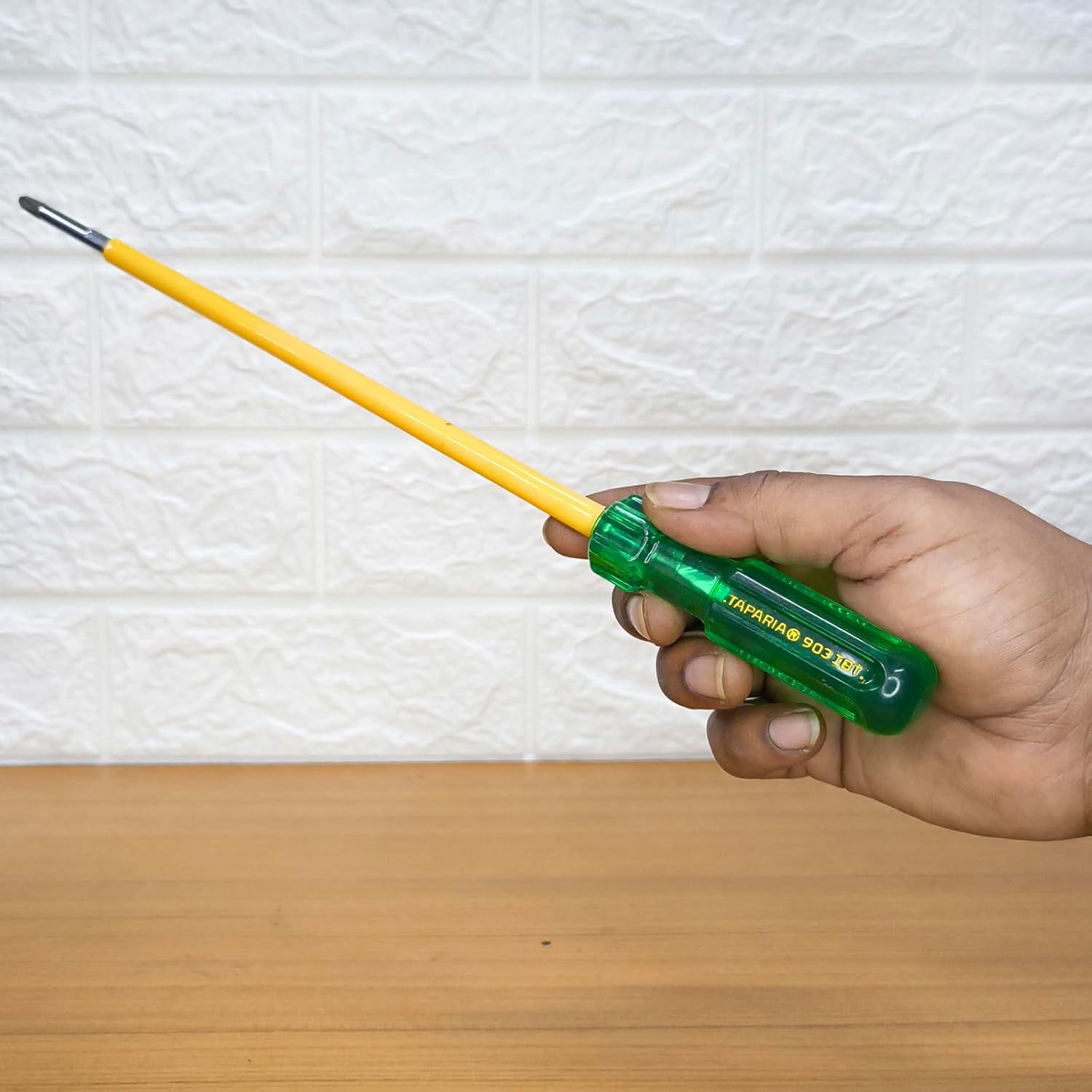 Tapria 903 IBT, Insulated 2 in 1 Screwdriver with Magnetic Blackened TipOverall Length 300 mm Blade Length 250 mm Tip Size -Star Ph2 x Slotted 6.0 Suitable for Home DIY Professional