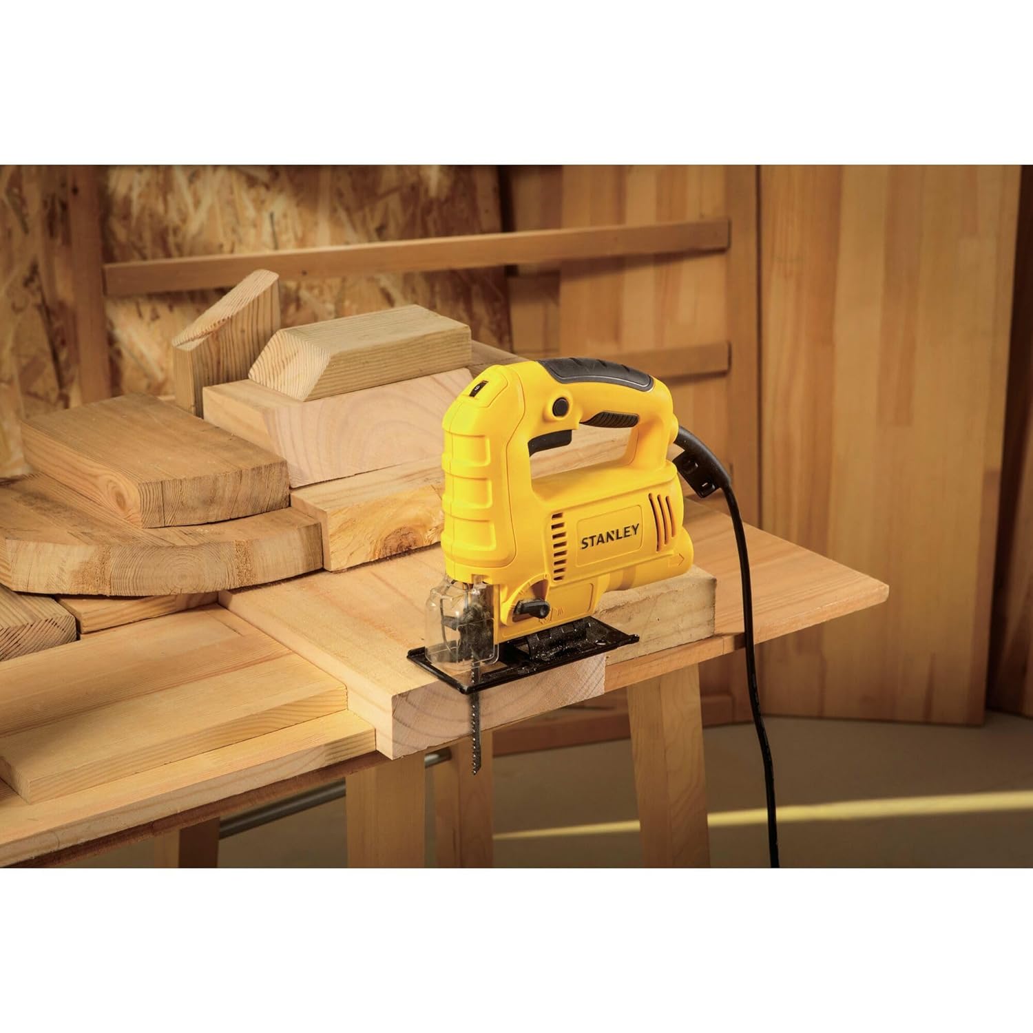 STANLEY SJ60 600W Variable Speed Pendulum JigSaw for cutting woodsheetmetal and plastic with 4 stage pendulum action