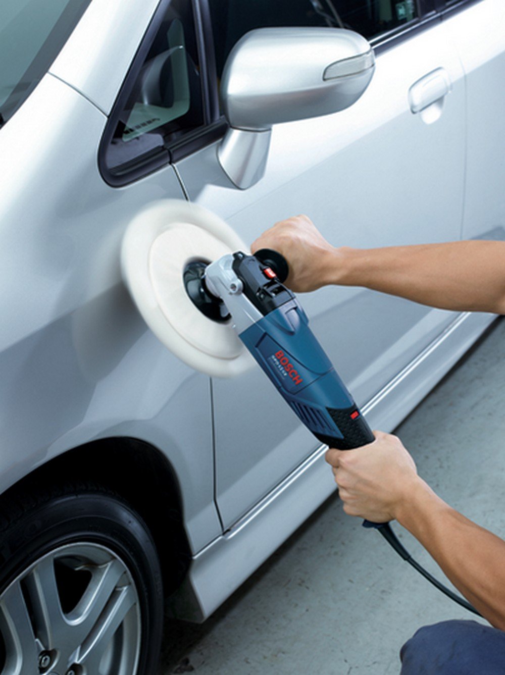 Bosch GPO 12 CE Heavy Duty Electric Polisher, 1,250W, M14, 180 mm Pad Dia, 3,000 rpm, Soft Grip, Constant Speed