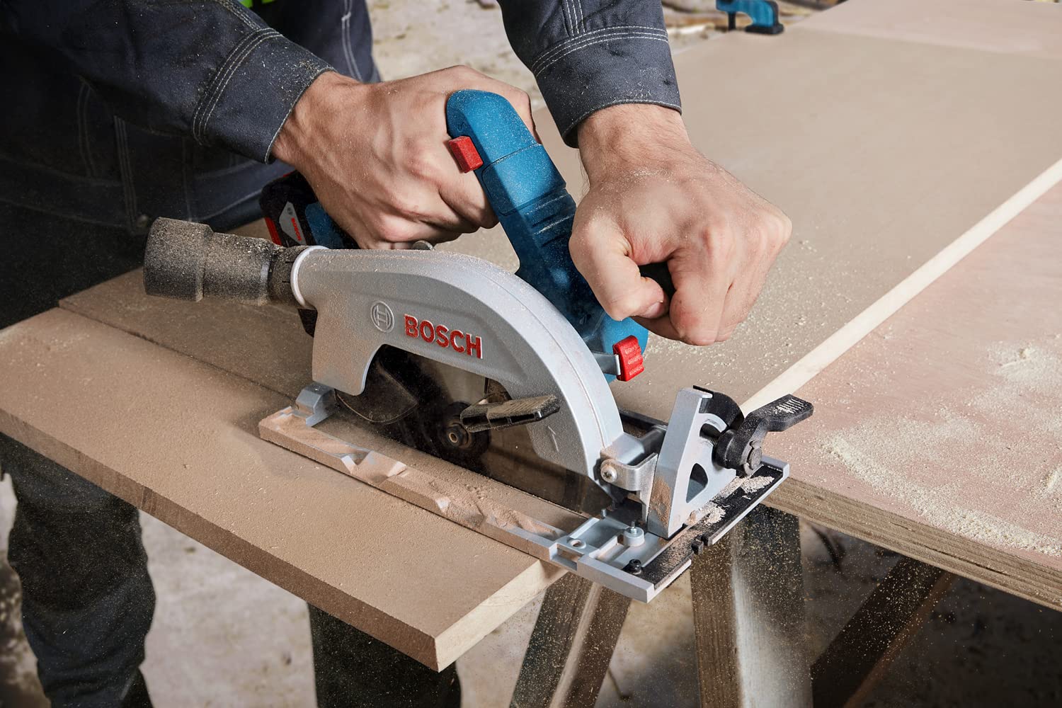 Bosch GKS 185-LI Professional Cordless Circular Saw, 18V Brushless Motor, 165mm Blade, Dust Extraction Port, Battery Platform Compatible, Lightweight