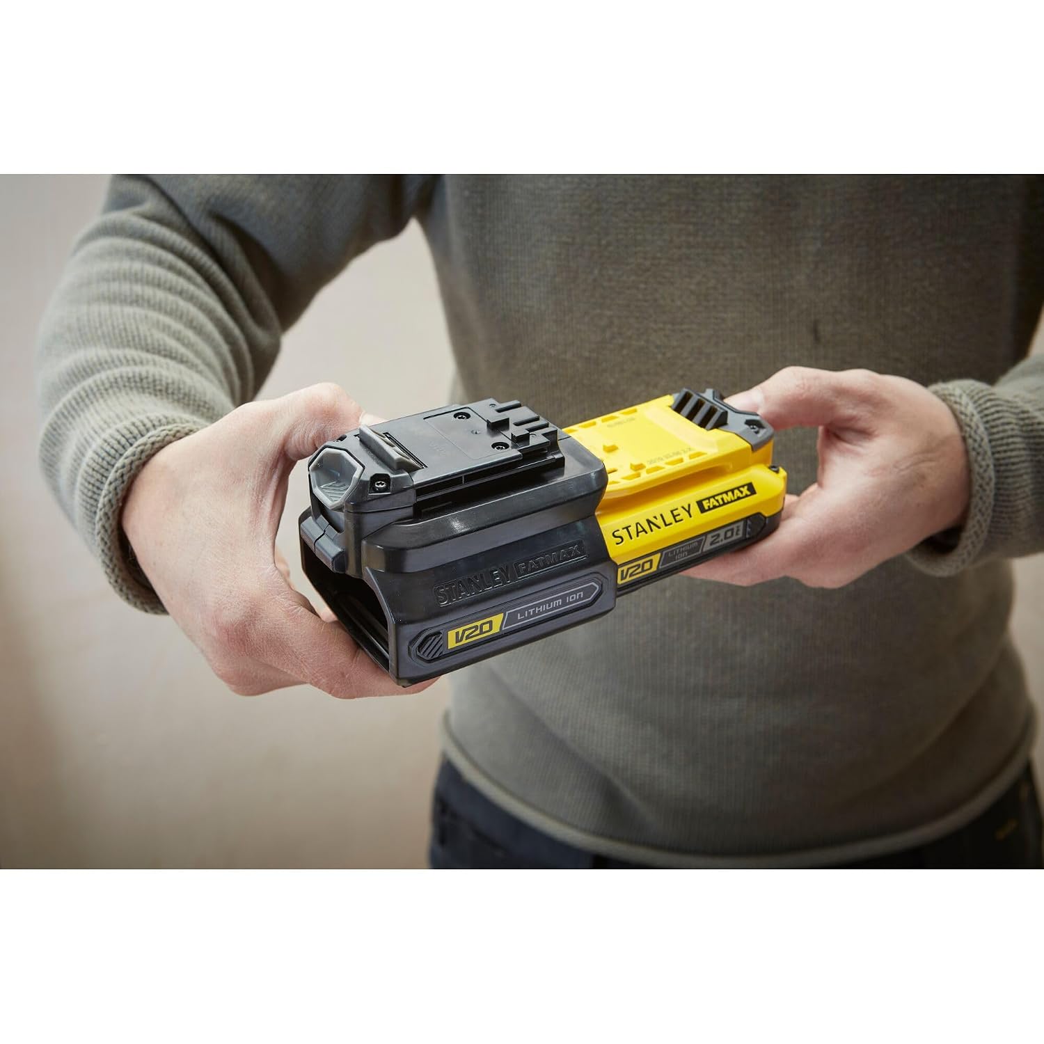 STANLEY FATMAX SBA100-B1 20V MAX Lithium-Ion Battery Adaptor, Heavy Duty Power Tool Converter Interface Compatible with 1.5Ah & 2.0Ah V20 Batteries