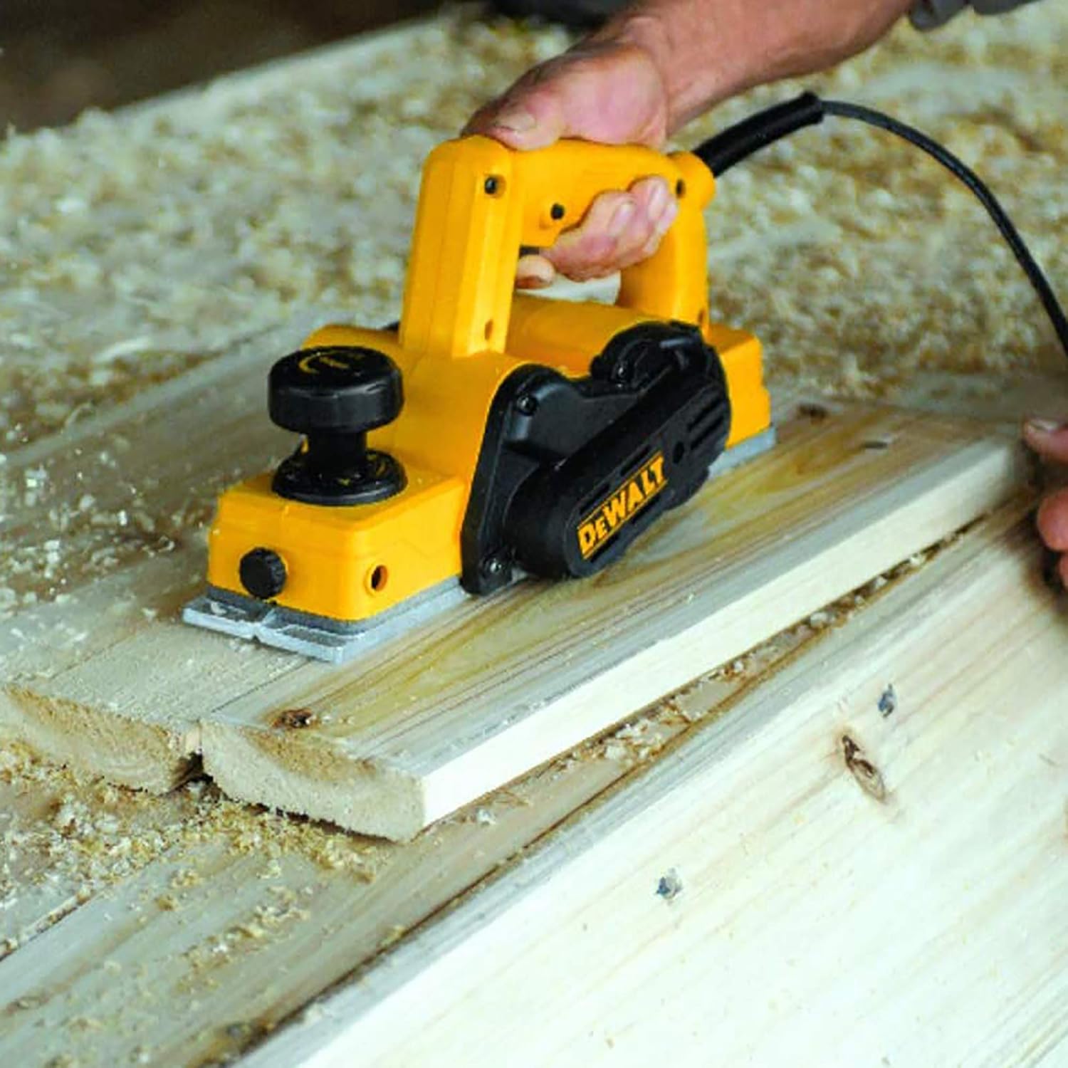 DEWALT D26676-IN 550 Watt 82mm width Portable Planer