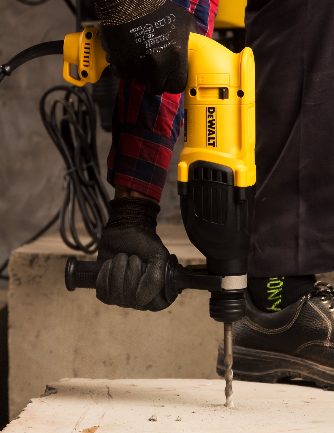 DEWALT D25033K-IN 710W 22mm SDS-Plus 3 Mode 2Kg Combi Hammer-2.1 J Impact Energy