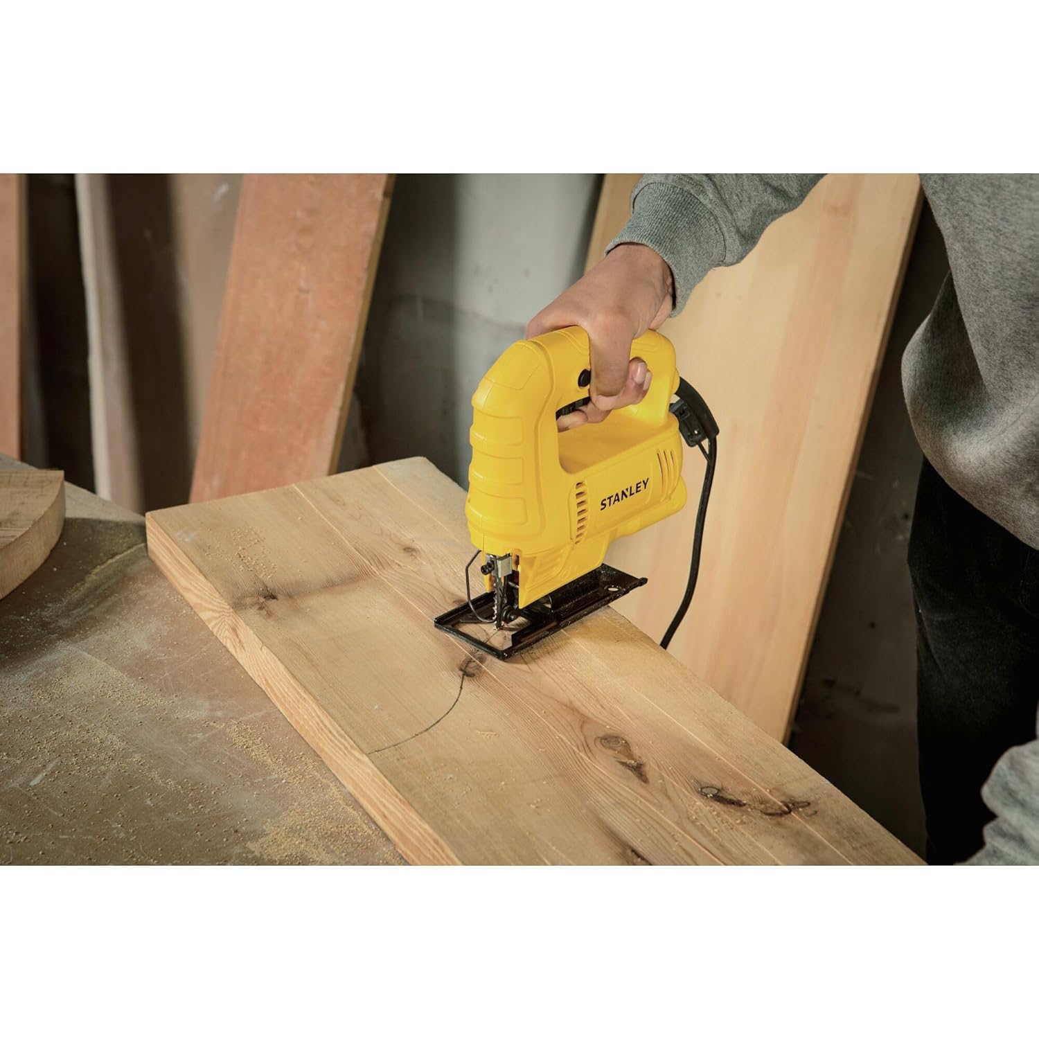 STANLEY SJ45 450W Variable Speed JigSaw for cutting woodsheetmetal and plastic with 6 position speed dial