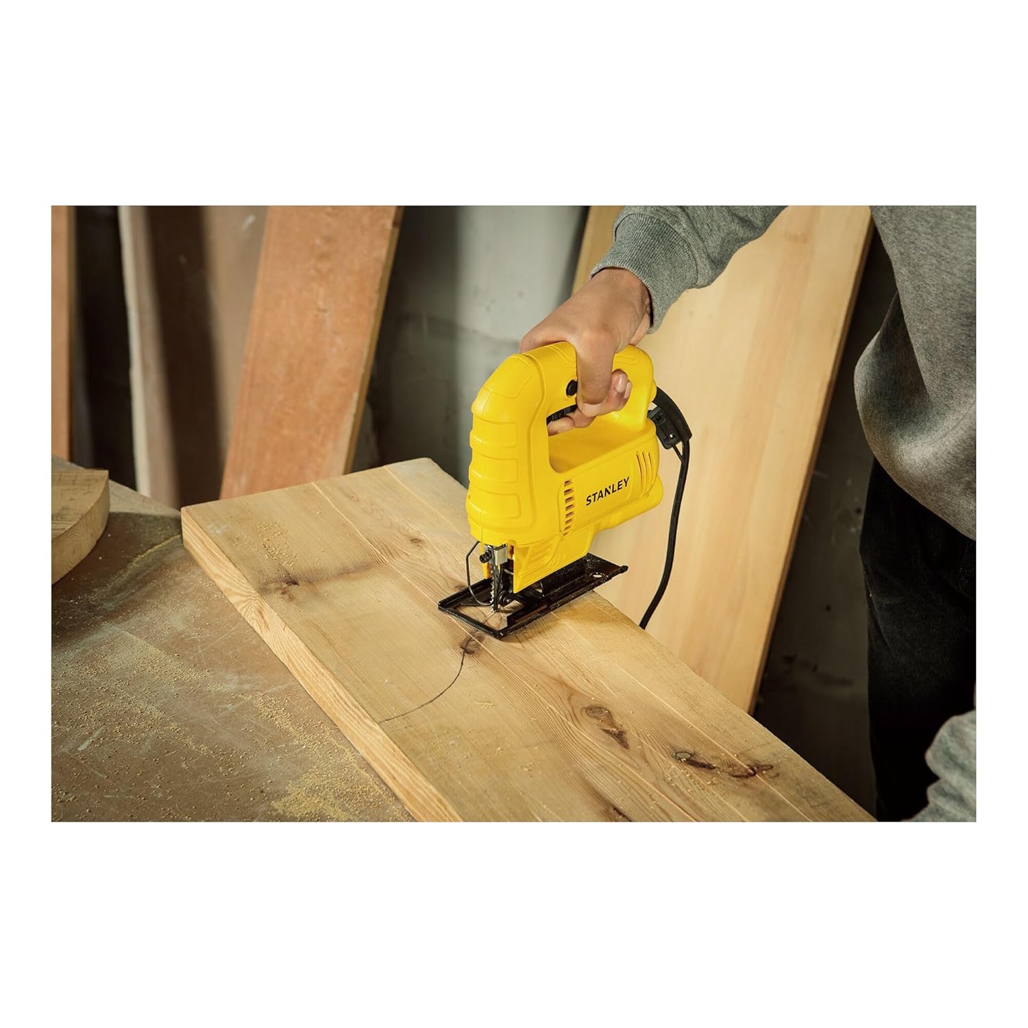 STANLEY SJ45 450W Variable Speed JigSaw for cutting woodsheetmetal and plastic with 6 position speed dial