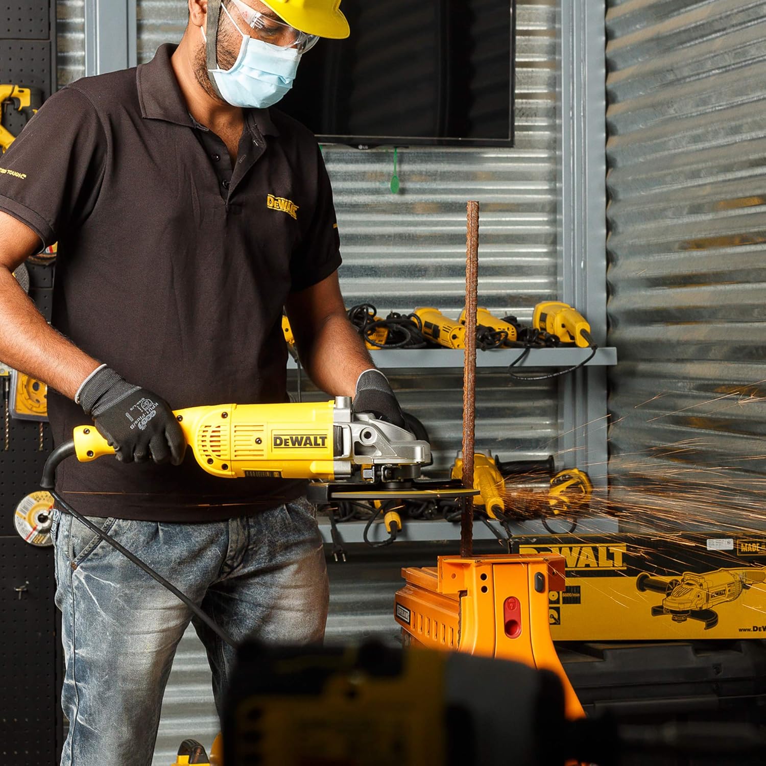 DEWALT DWE492-IN 2200W 230mm Heavy Duty Large Angle Grinder