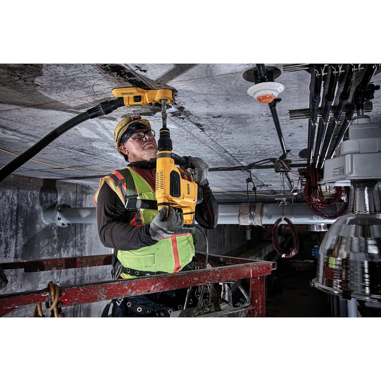 DEWALT D25481K-QS 1050W 40mm 5Kg SDS-Max Combination Hammer 7.3J Impact Energy-Perform and Protect Shield