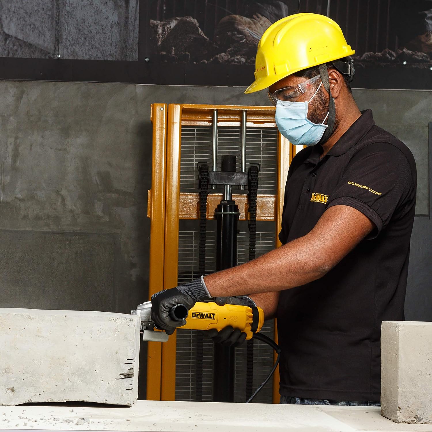 DEWALT DWE8300S-IN 1010W 100mm Heavy Duty Small Angle Grinder