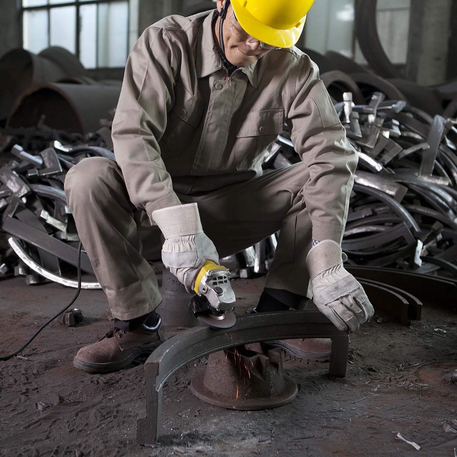 STANLEY STGT8100-IN 100mm 850W Toggle Switch Small Angle Grinder