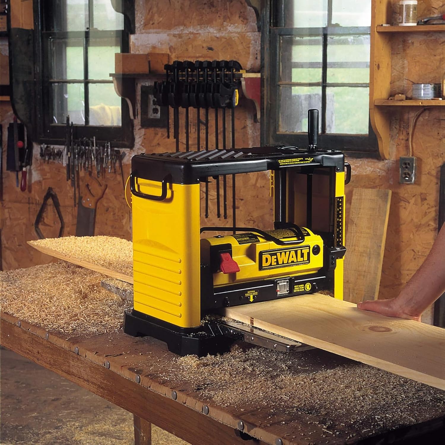 DEWALT DW733-QS 1800 W Portable Corded Thickness Planer, 315mm Cutting Width, Keyless Blade Change