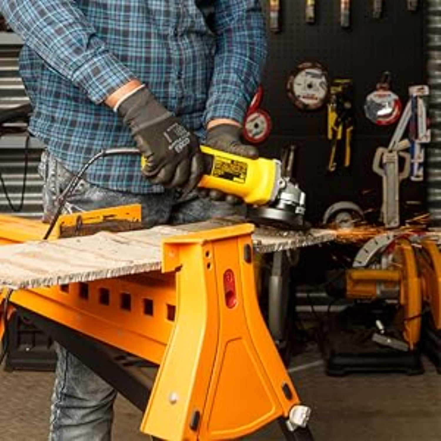 DEWALT DW810-IN01 750W 4 inch (100mm) Heavy Duty Small Angle Grinder with Toggle Switch