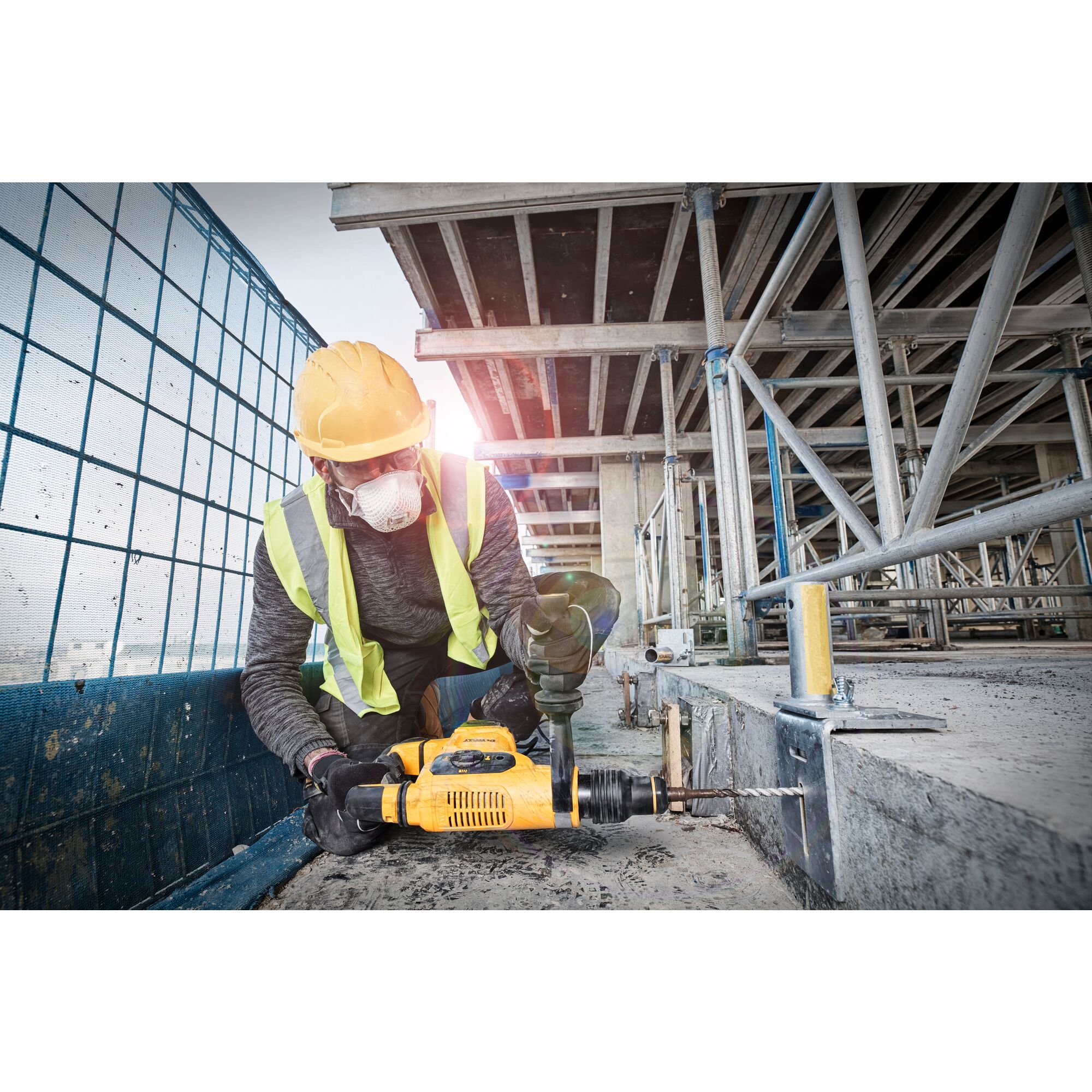 DEWALT 1050W 5Kg SDS-MAX Chipping Hammer D25810K-QS