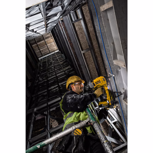 DEWALT DCN890P2-GB DCN890P2-GB Cordless Nailer (15 gauge)