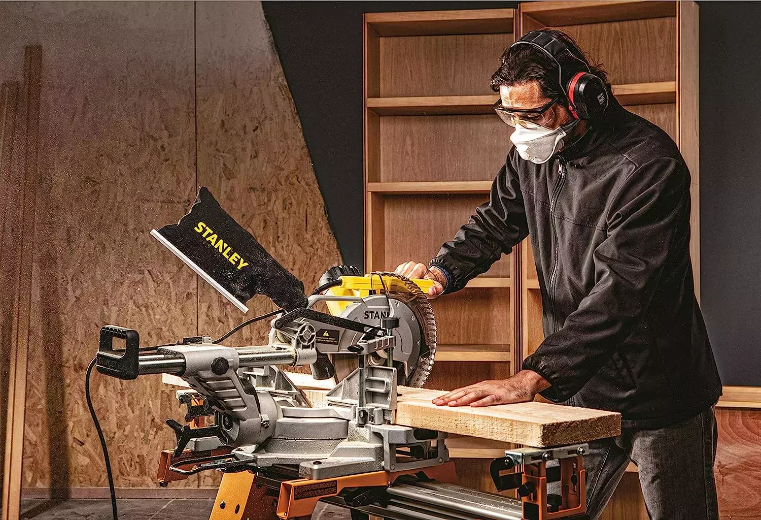 STANLEY SM18-IN 1800W Sliding Mitre Saw