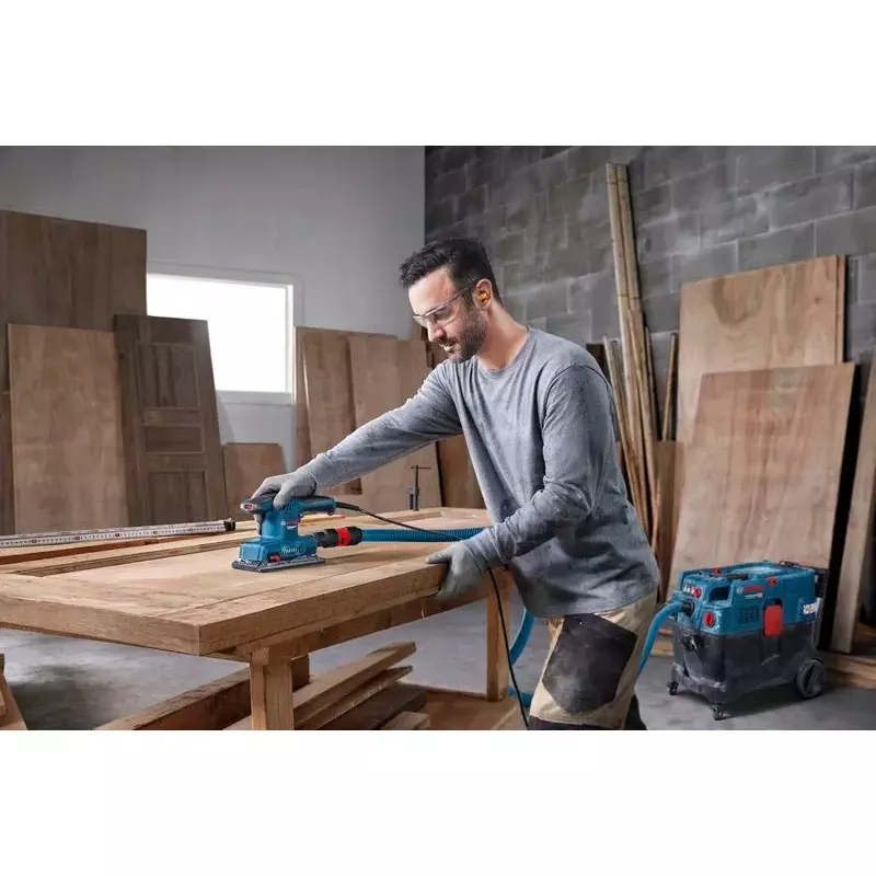Bosch 200 W Orbital Sander 8000-12000 RPM No Load Speed and 90 mm Sanding Plate Width, 06010701F1