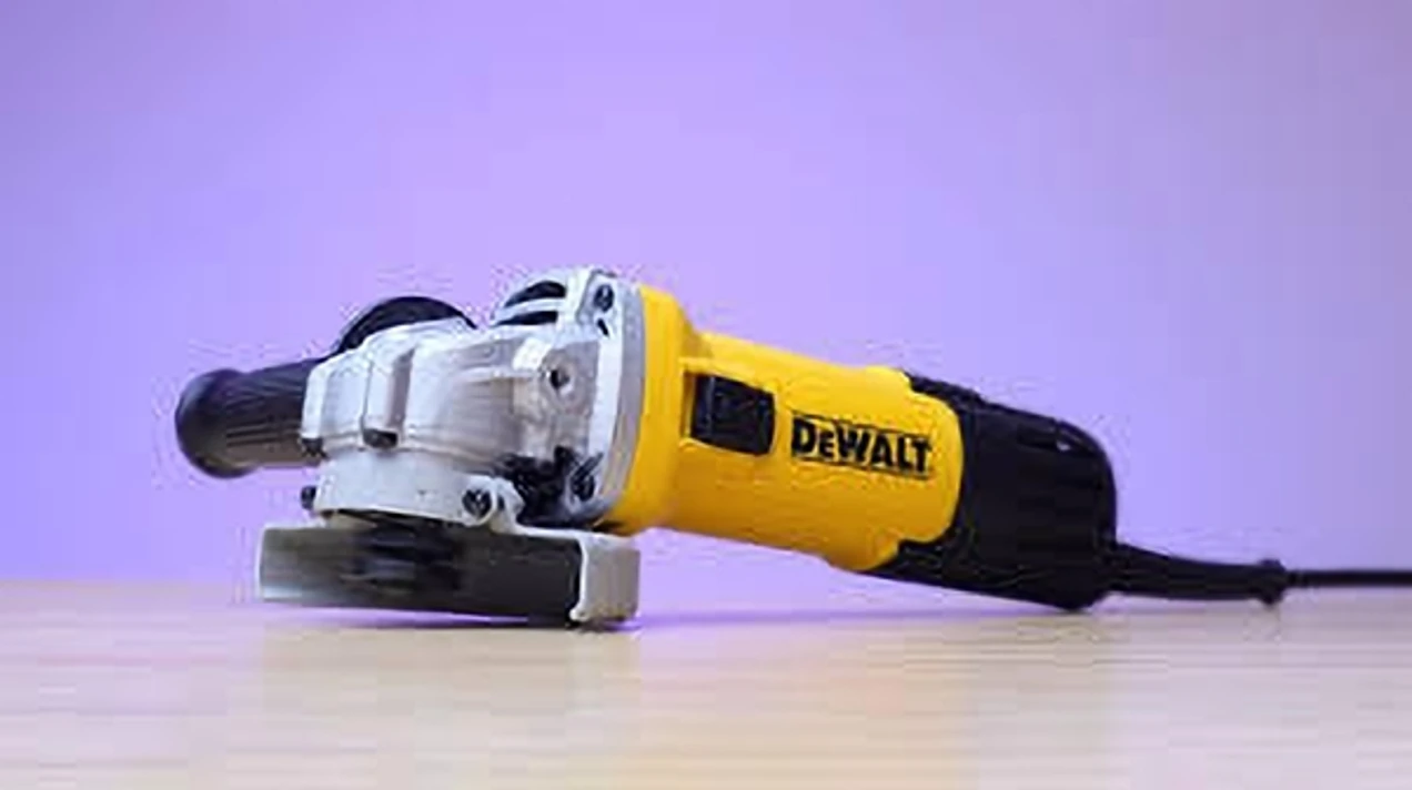 DEWALT DWE750S-IN Angle Grinder