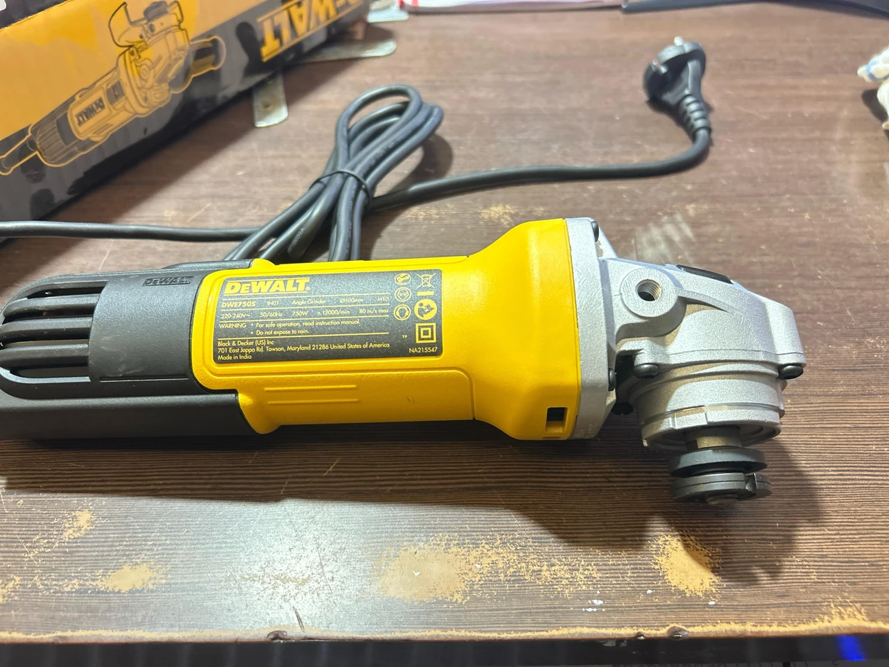 DEWALT DWE750S-IN Angle Grinder