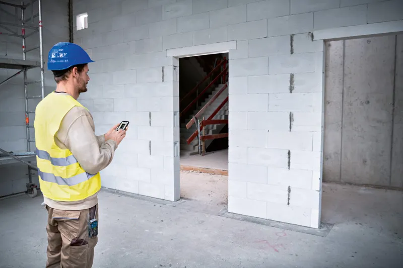 BOSCH GLM 50-27 CG Professional Laser Measure with Green Laser, 50m Range, Bluetooth Connectivity, IP65 Protection